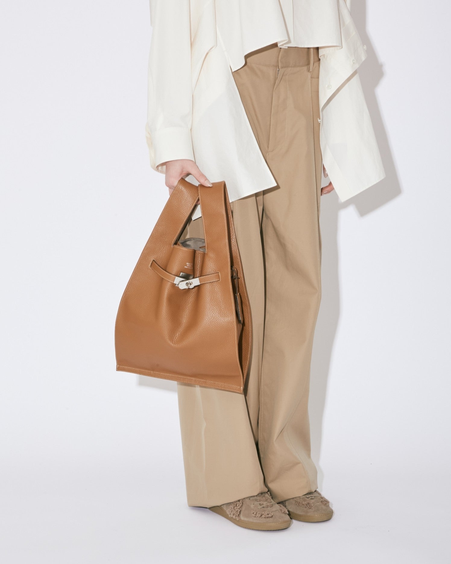 large market bag in shrink leather