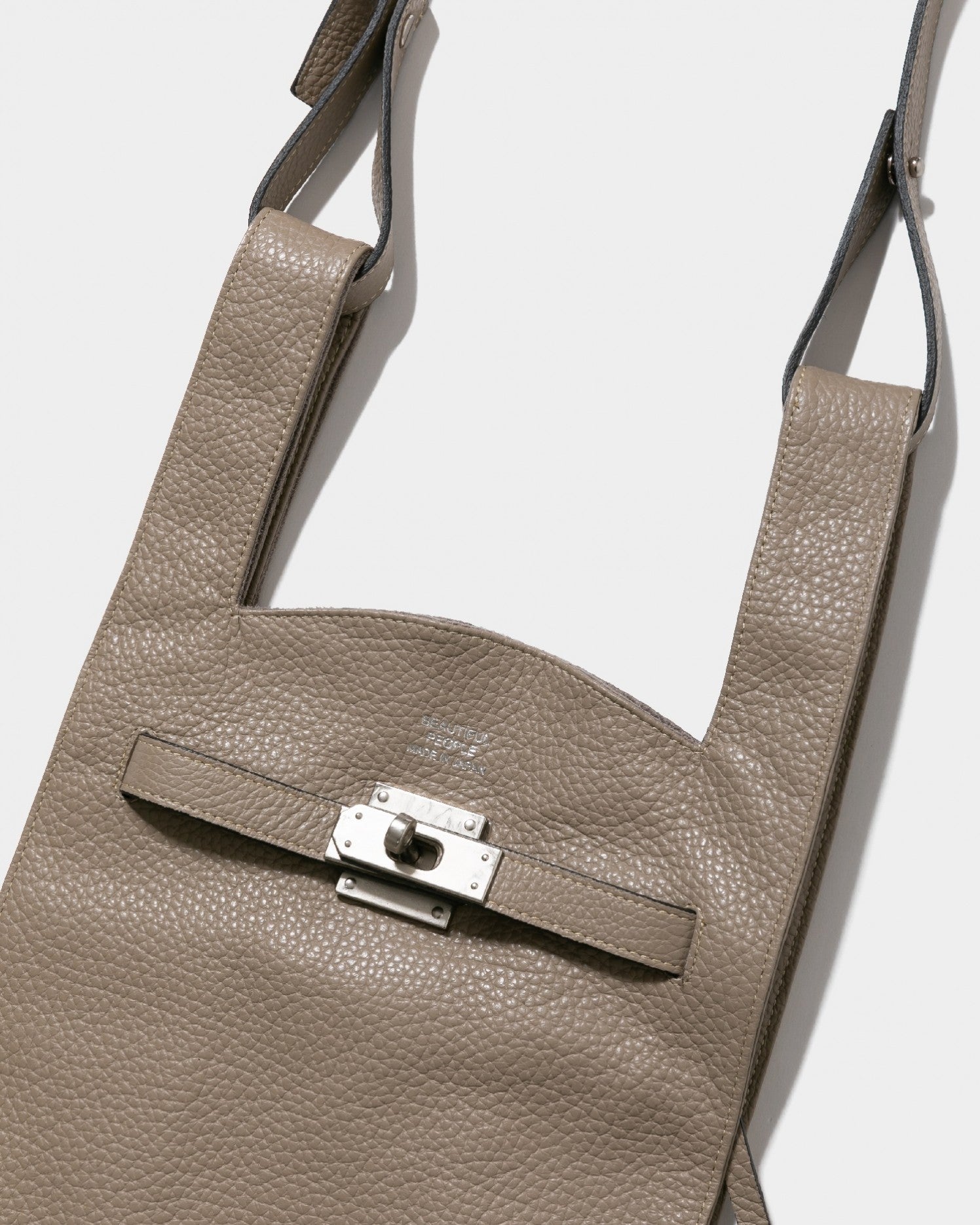 market shoulder bag in shrink leather