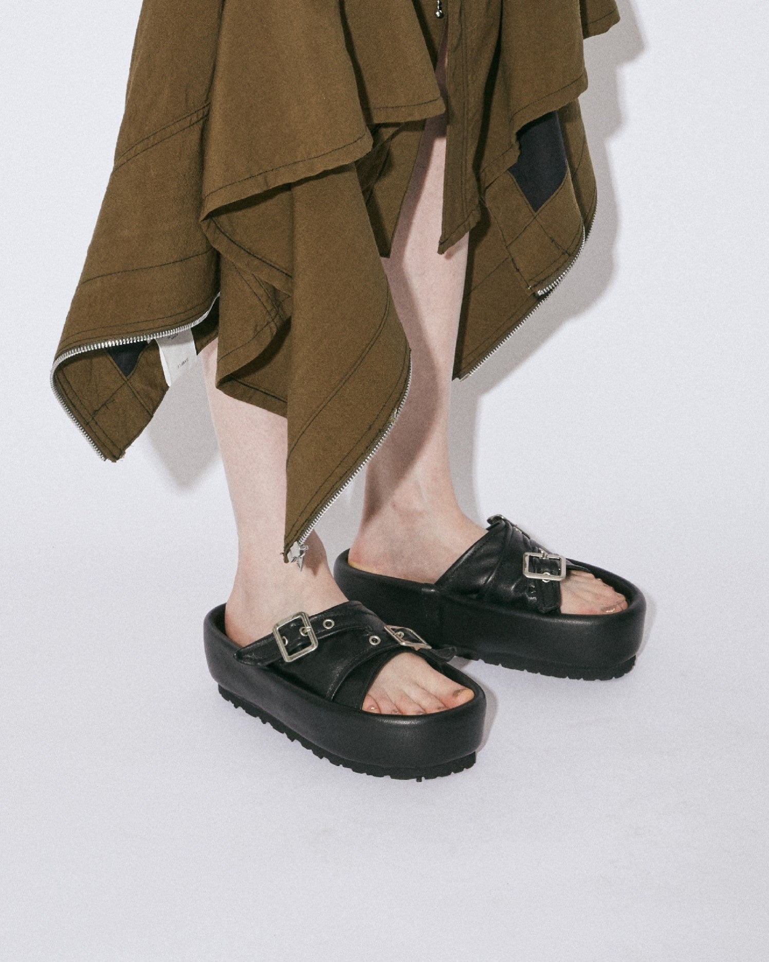riders buckle sandals