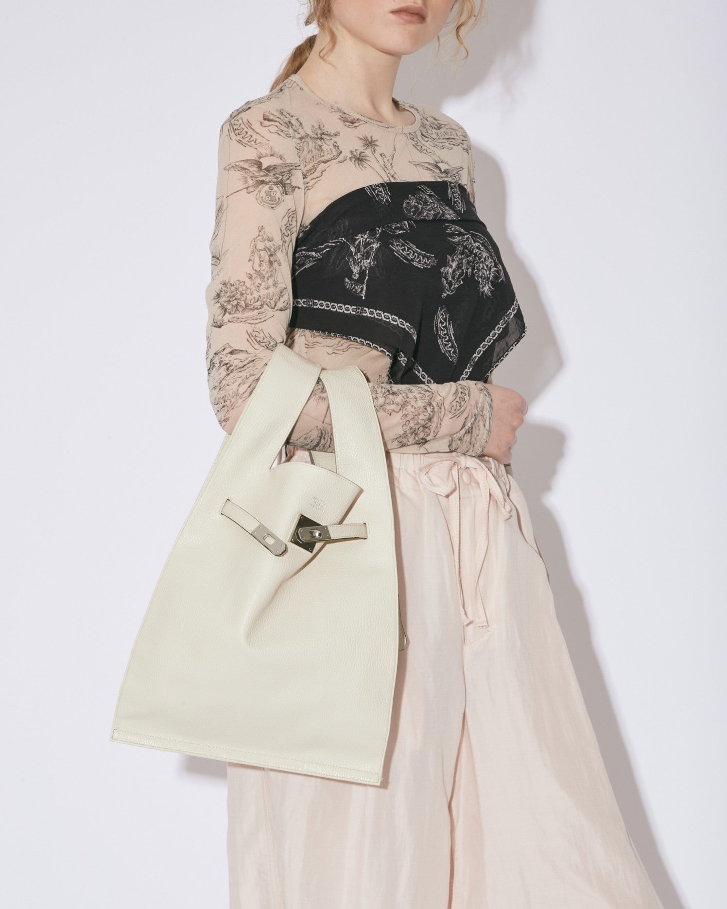 large market bag in shrink leather