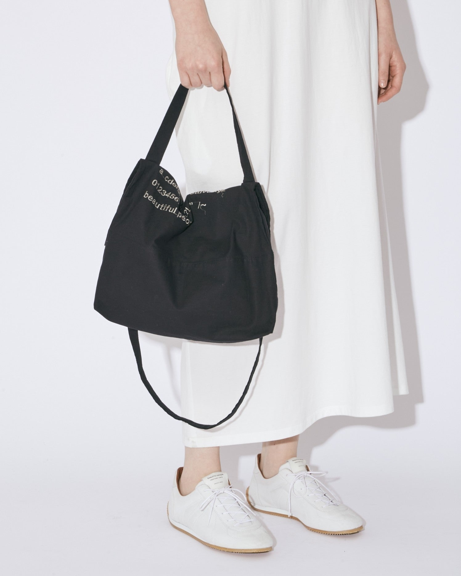 【limited online store】alphabet embroidery flap bag