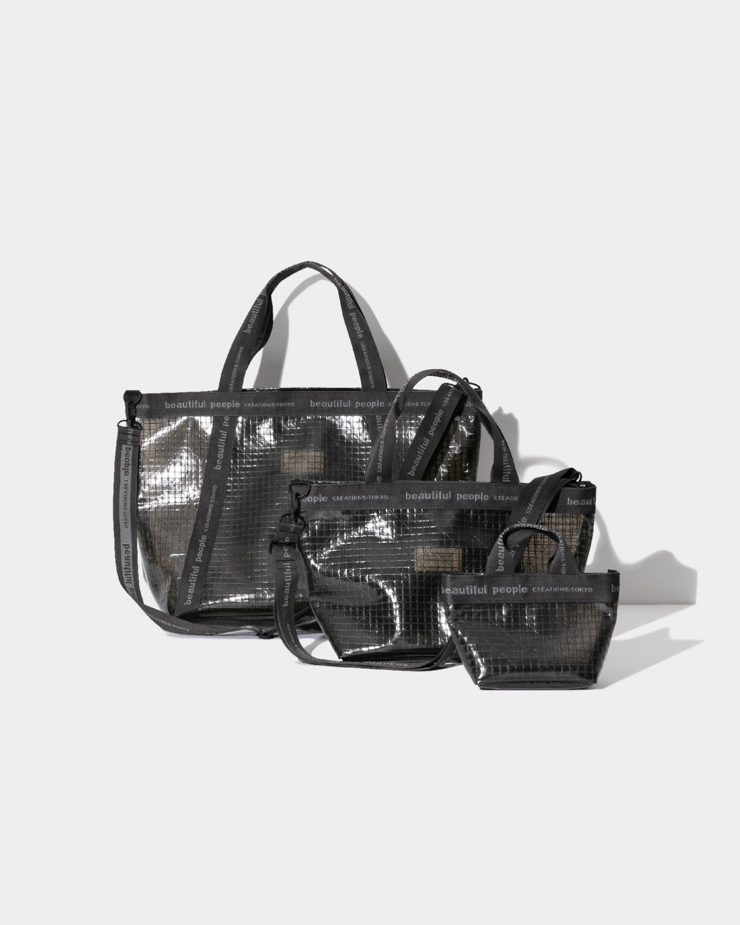 beautiful people CREATIONS-TOKYO ブラックポーチ plaid vinyl logo poach – beautiful people online store