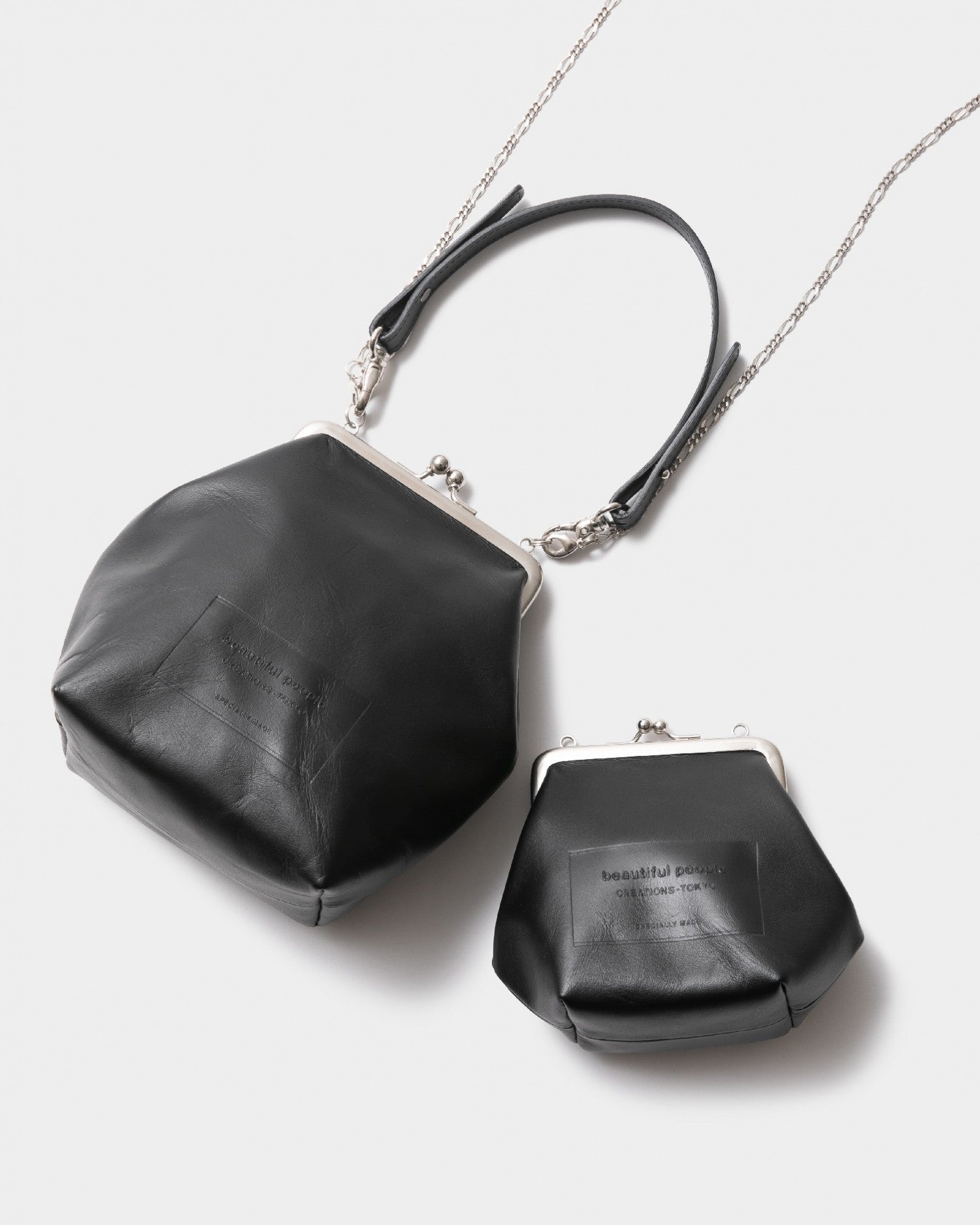 clasp shoulder hand pouch