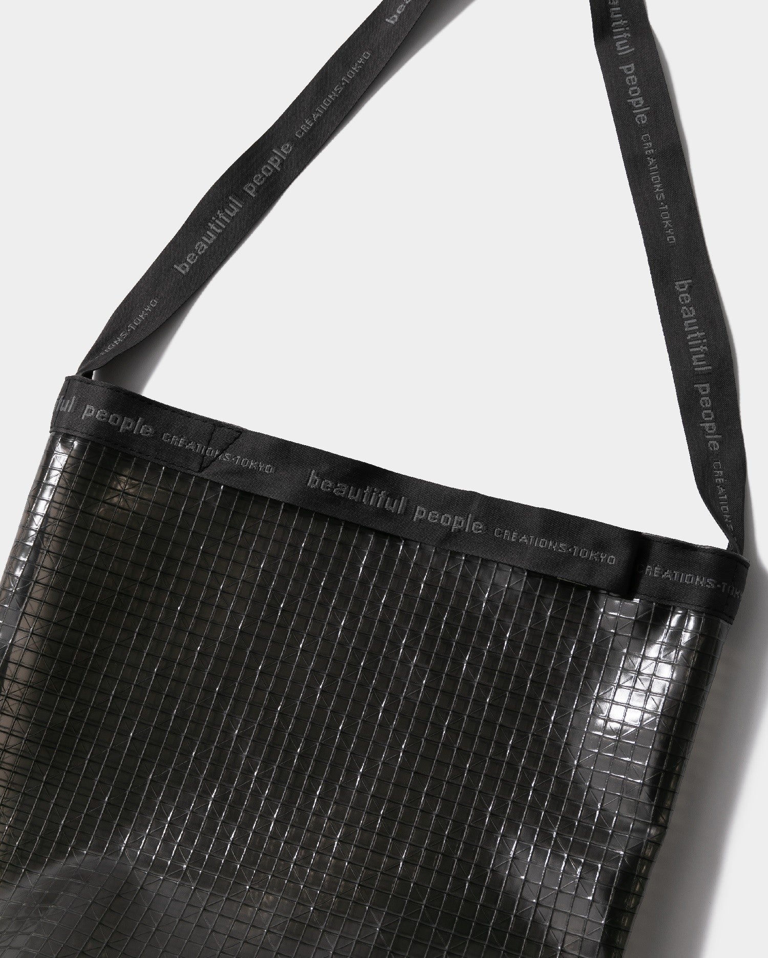 国内直営**beautiful people** Vinyl logo tape shoulder bag Vinyl logo tape shoulder bag – beautiful people online store