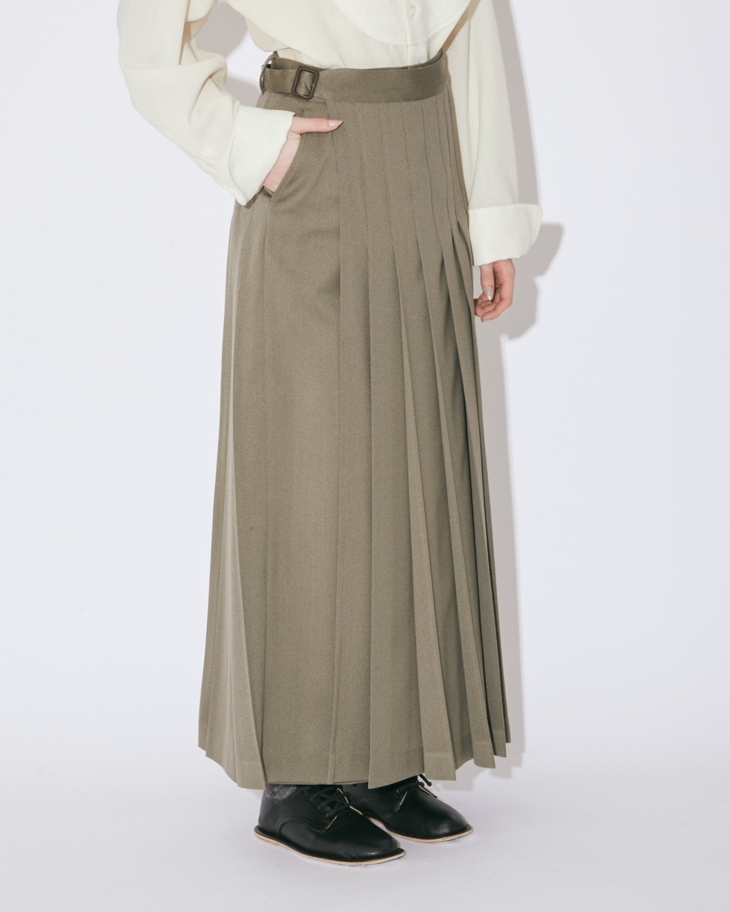 hightwist doeskin  gurkha kilt pants
