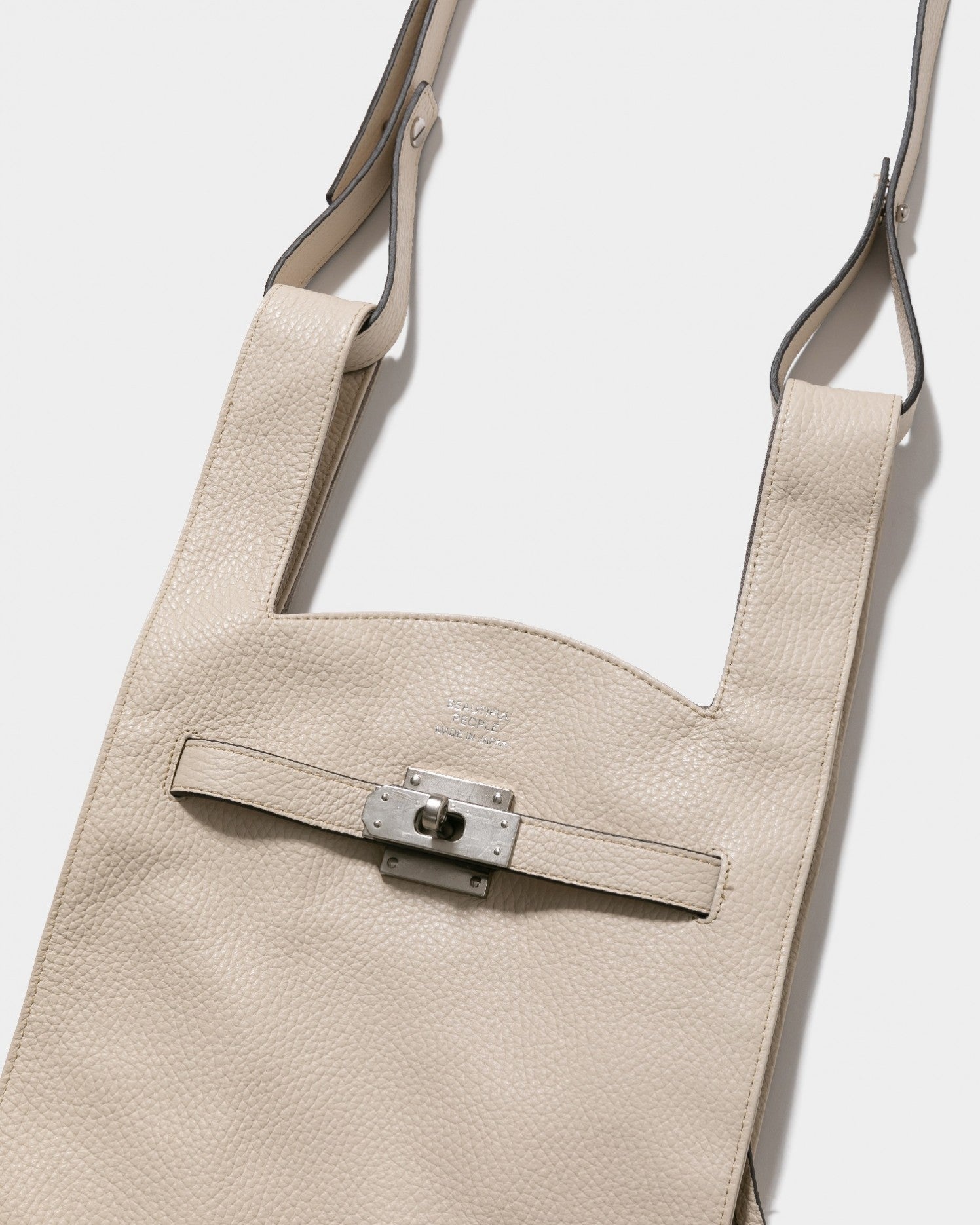 market shoulder bag in shrink leather