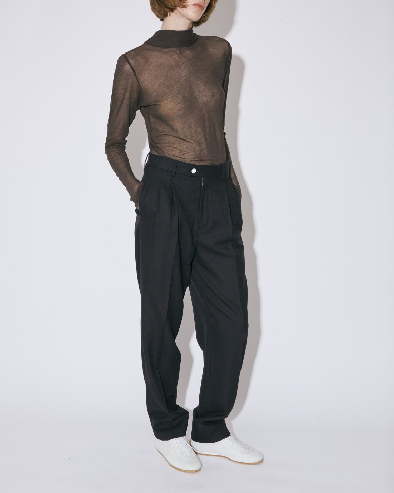 logo fresco tuck tapered pants