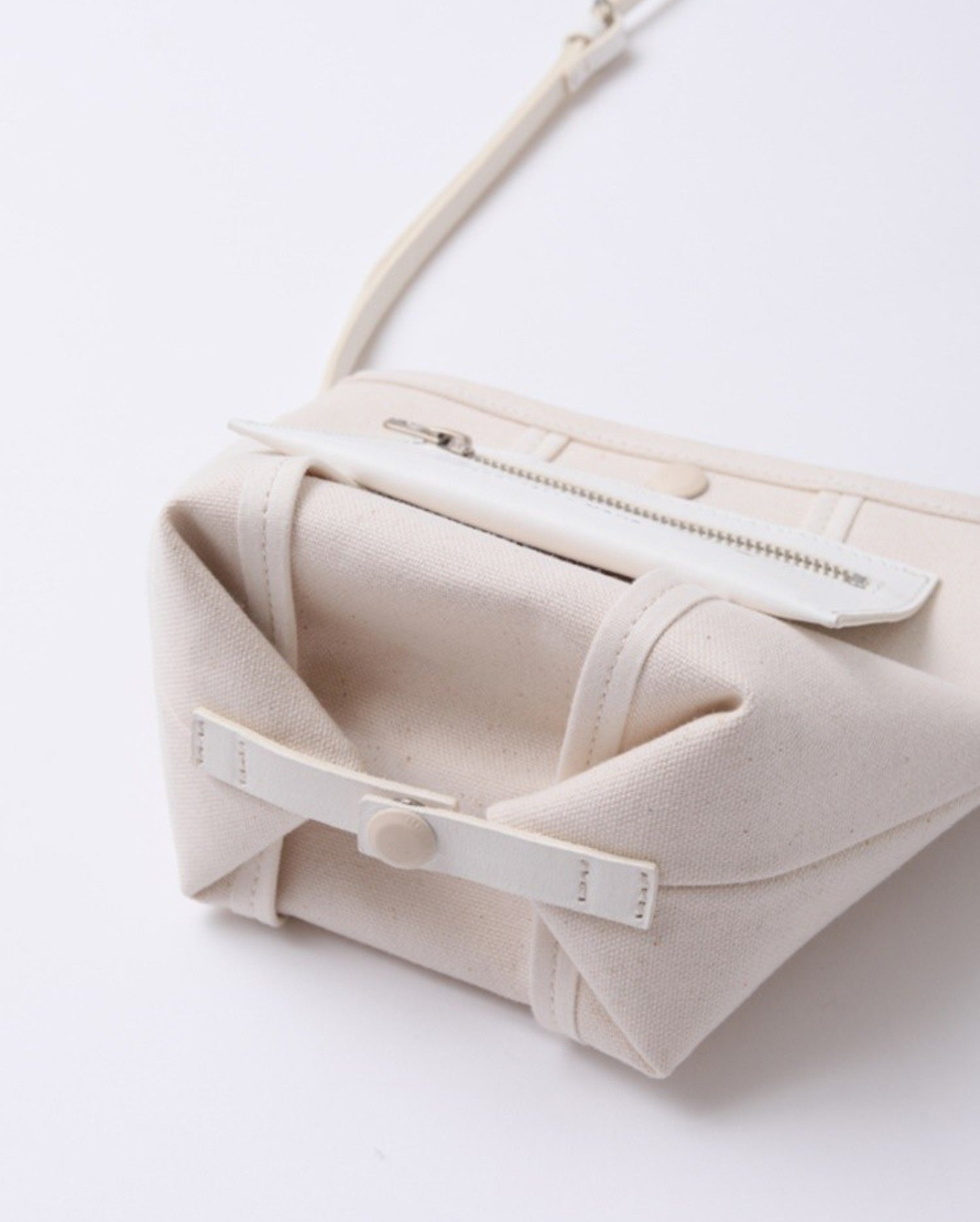 lining logo pocket mini shoulder bag