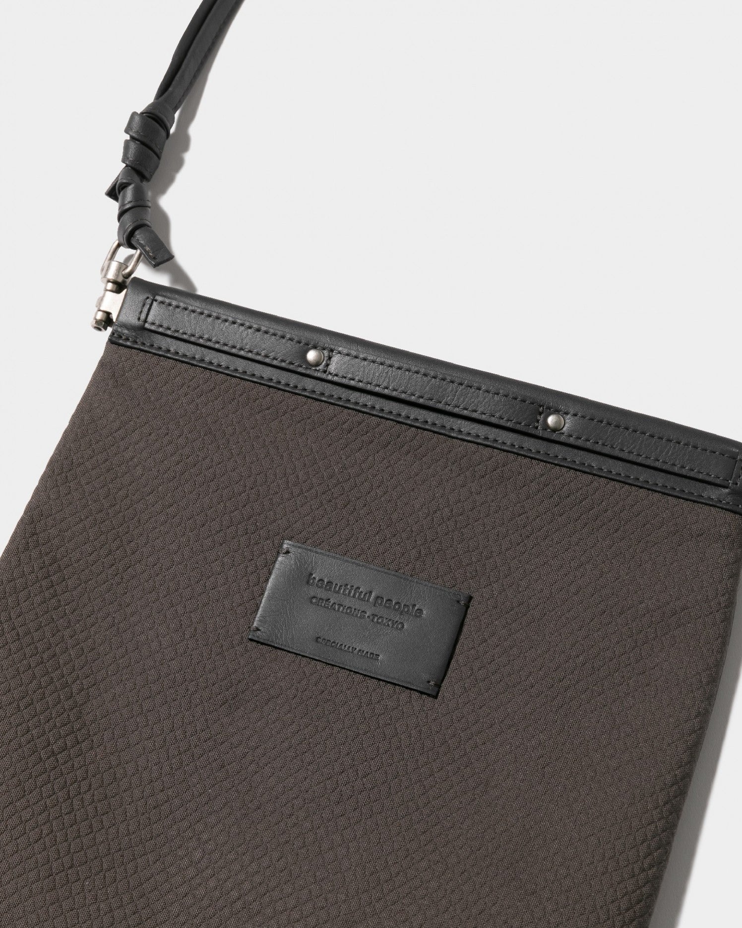 canvas document shoulder bag