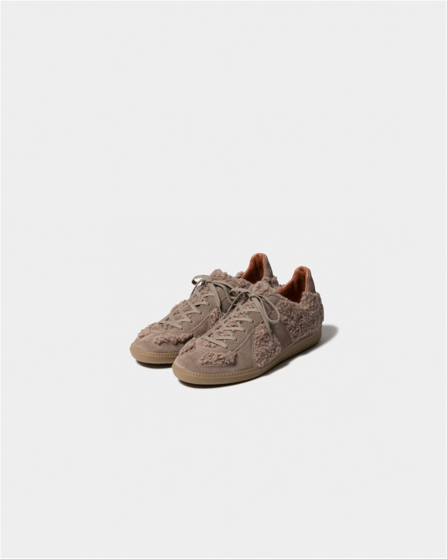 REPRODUCTION OF FOUND german trainer BOA – beautiful people