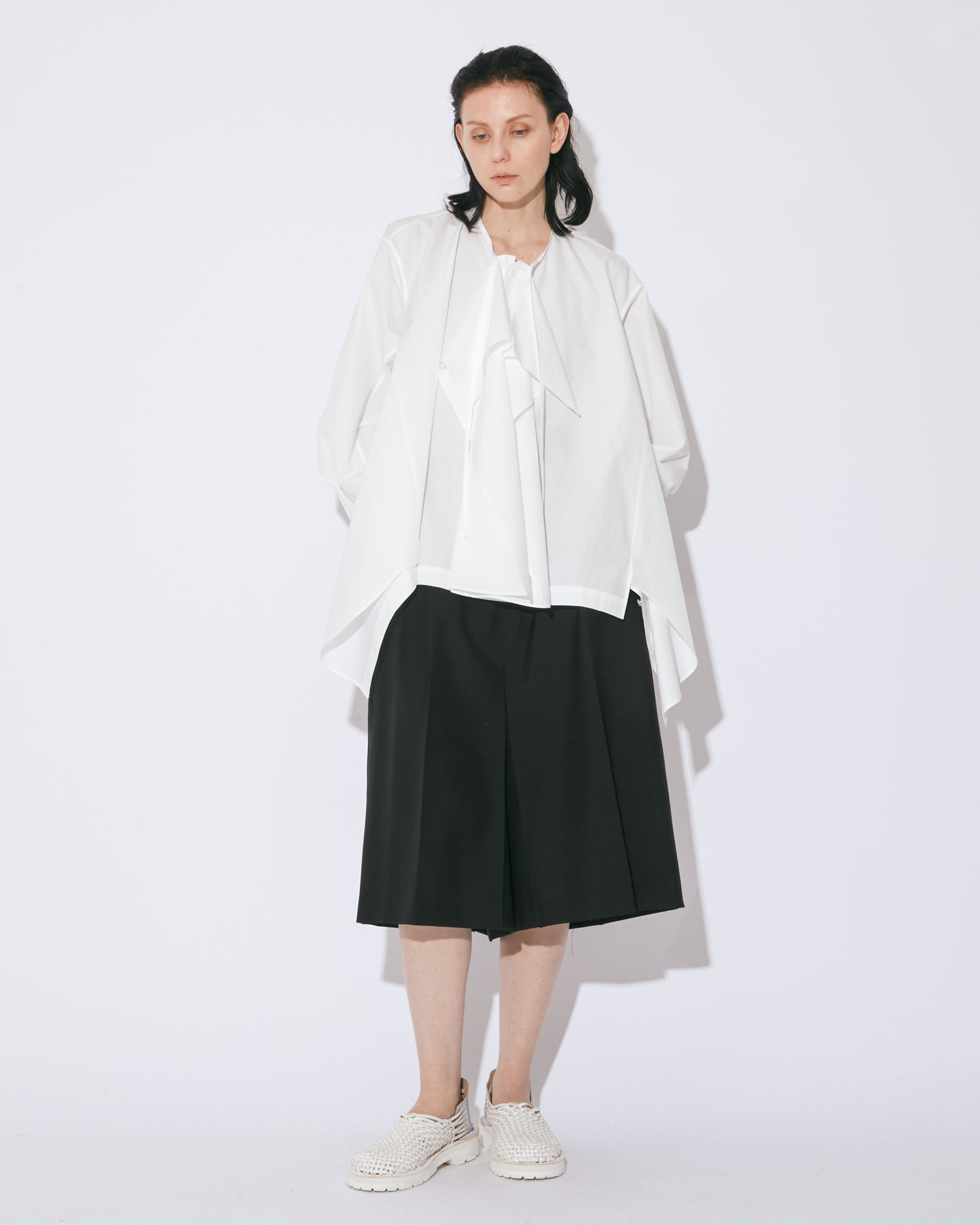 【日本入手困難】TAILLAT PANTS IN MOHAIR WOOL ボトムス tropical wool mohair side tuck wide pants – beautiful people