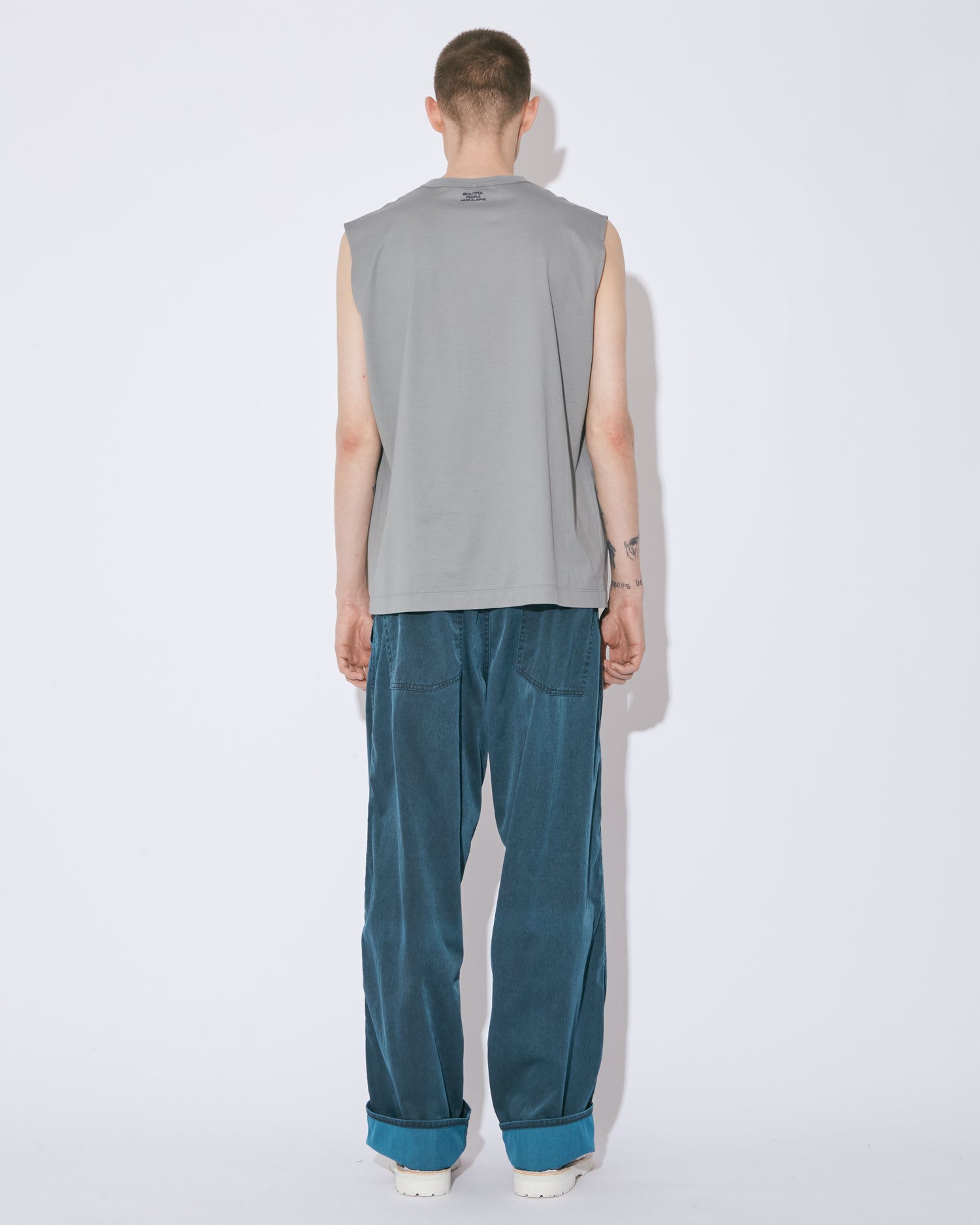 完売品 beautifulpeople デニムパンツ 入荷するたびに完売を繰り返すbeautiful peopleのデニム