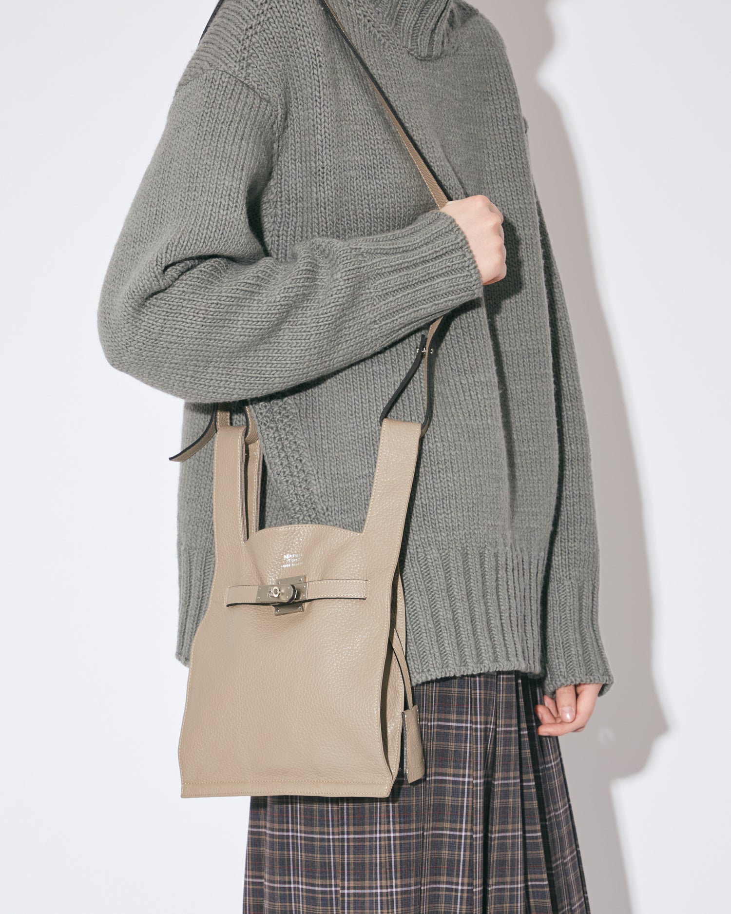 market shoulder bag in shrink leather – beautiful people online store