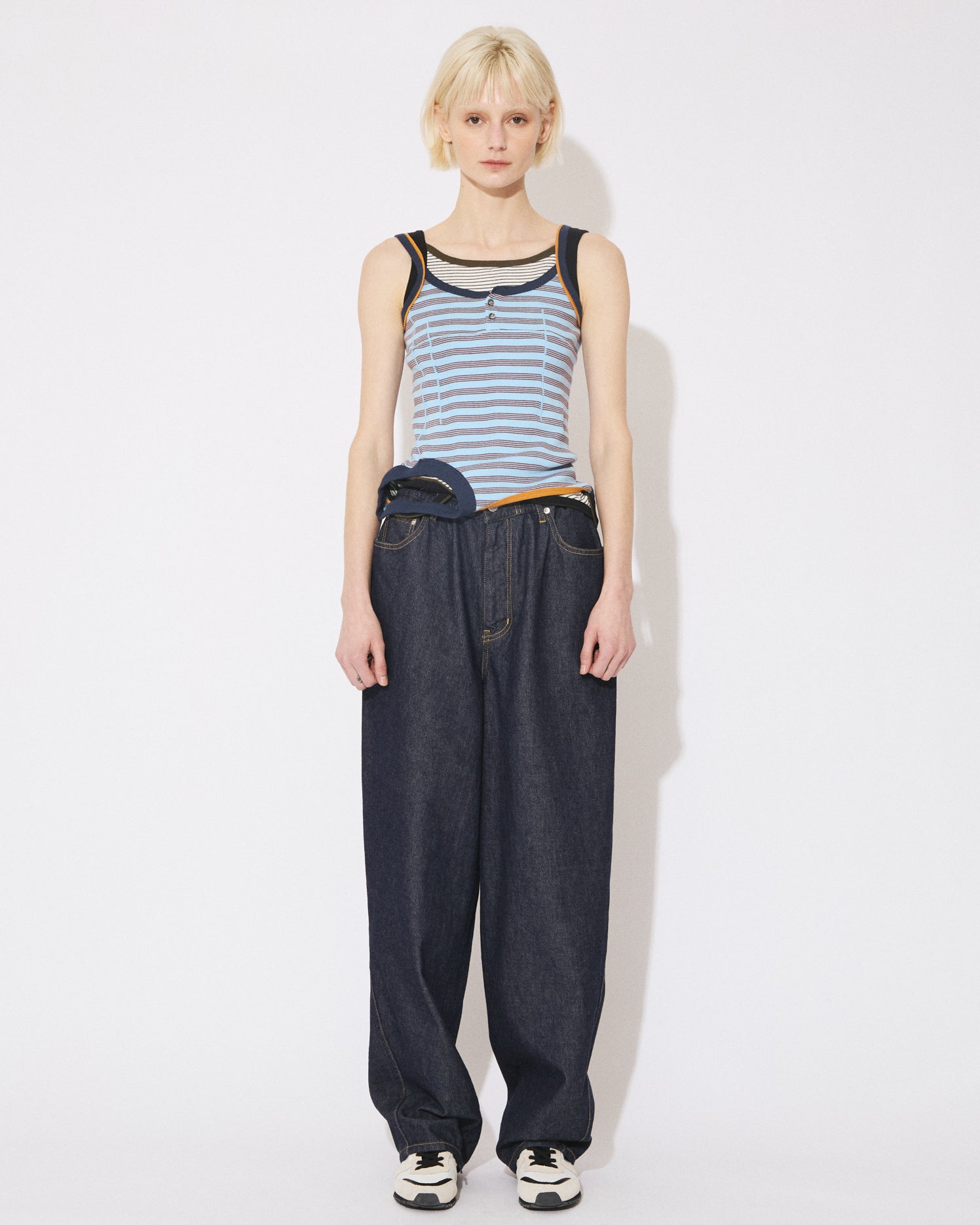 【新品タグなし】beautiful people ツータック　テーパードパンツ triacetate double cloth side 2tuck pants – beautiful people online