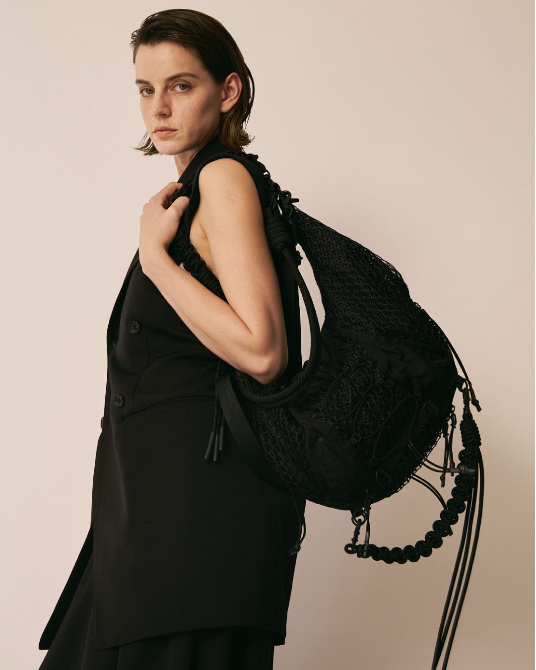 6月下旬入荷】over engineering transform bag – beautiful people