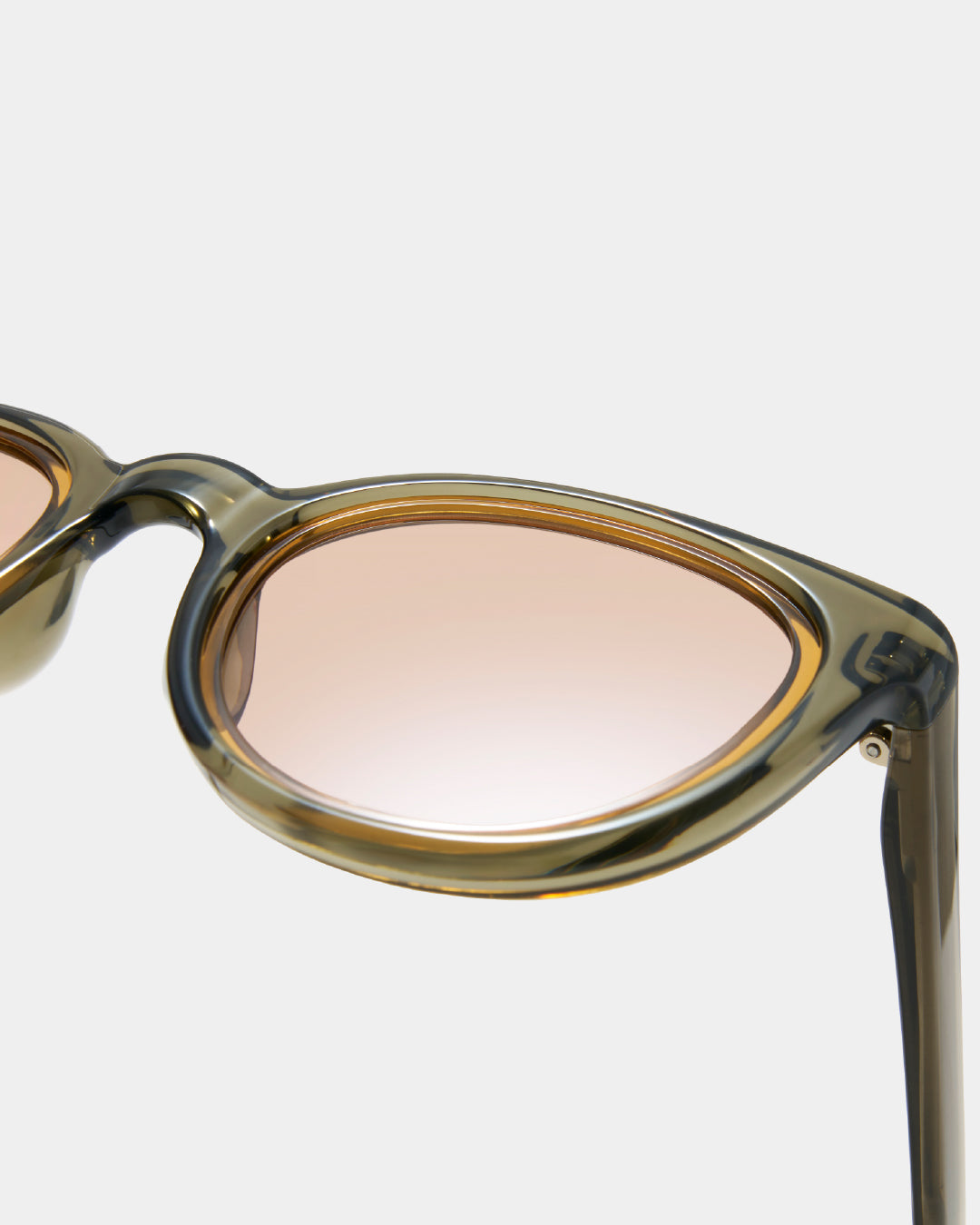 JINS for beautiful people サングラス　vol.1 それどこのサングラス？」実はJINS × beautiful people。1万円台で手