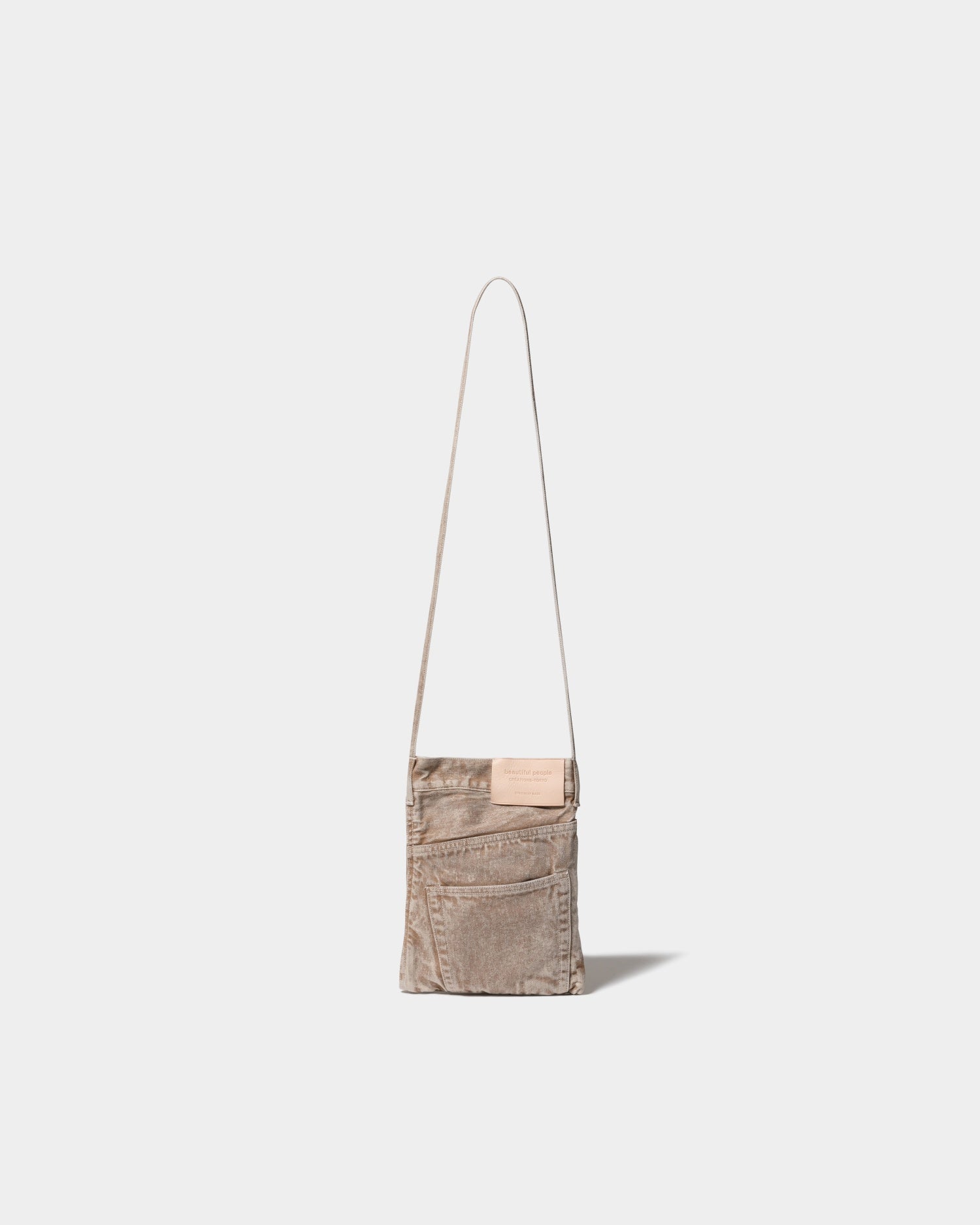 WHITE【beautifulpeople】busket bag S Vinyl logo tape Sacoche bag – beautiful people online store
