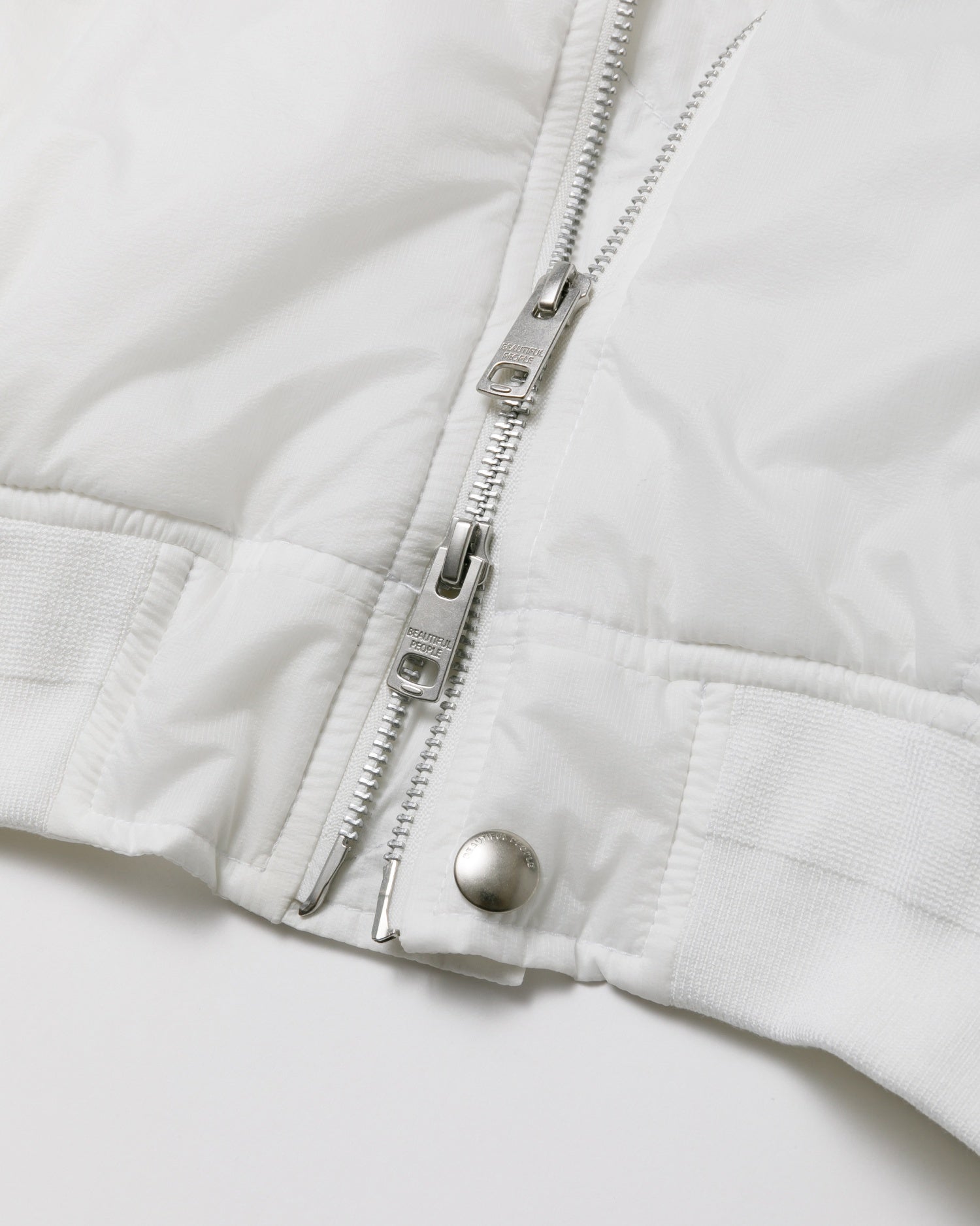 【タイムセール】beautiful people ナイロン　ma-1 白　42 タイムセール】beautiful people ナイロンma-1 白42