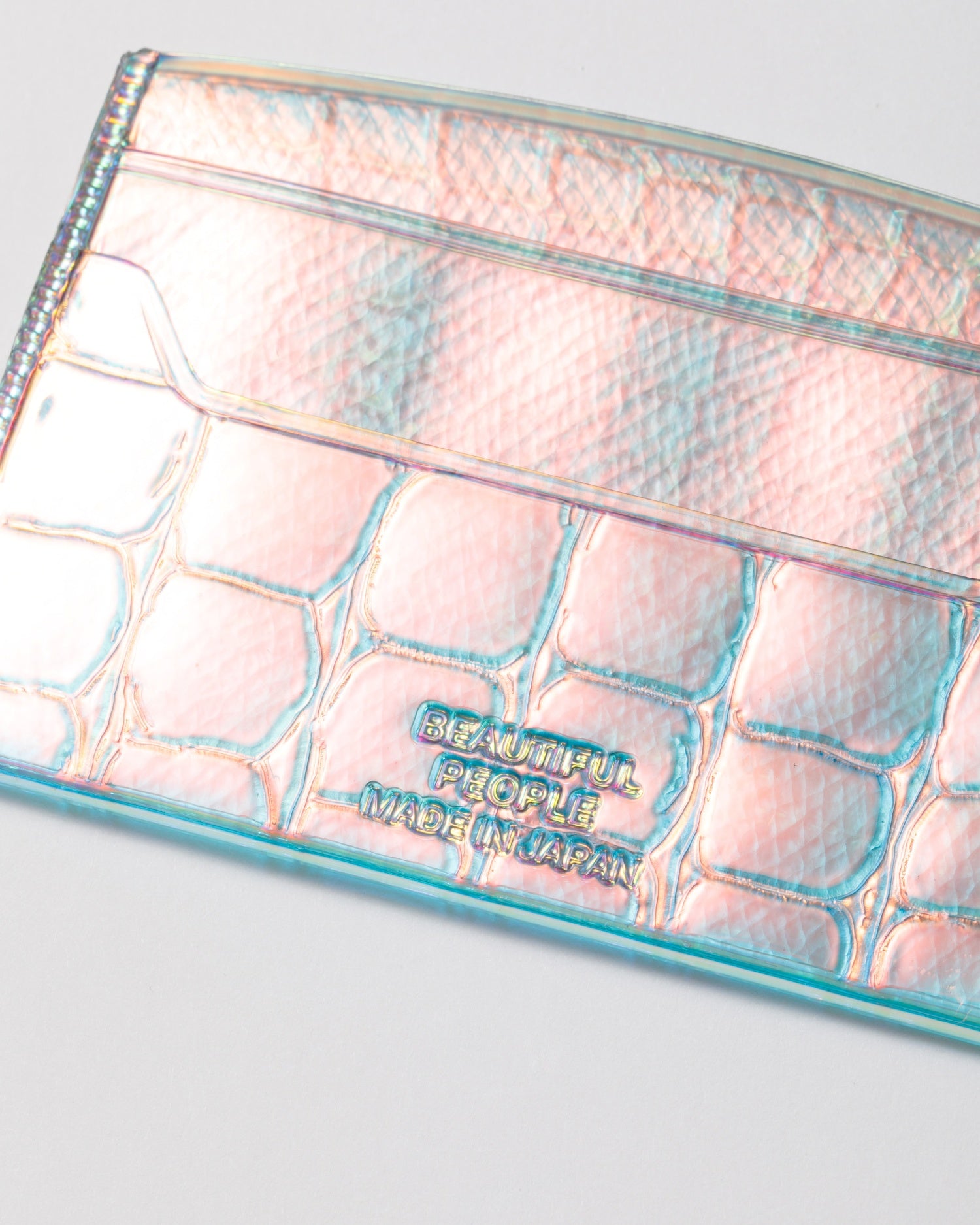 nothing to hide aurora card case – beautiful people online store