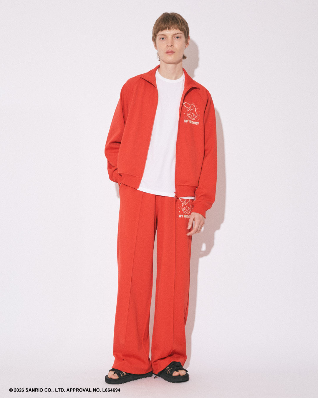 【MY MELODY】【接触冷感】総柄ロングパンツ　レッド MY MELODY&KUROMI sportsjersey trackPT – beautiful people online store